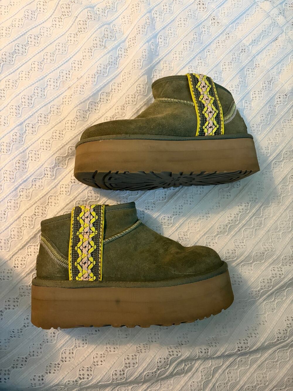 UGG Classic Mini Braid Platform Boots Olive Green Suede Womens Size 6